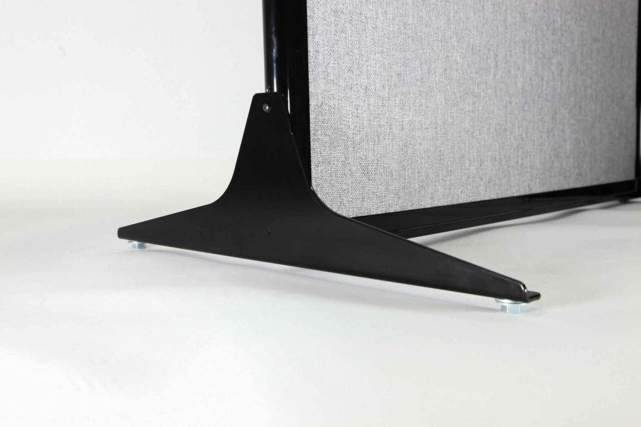 Versare Workstation Partition | Portable Wall Divider | Modern Office Cubicle | Free Standing Privacy Screen | Flexible Work Space | 33" x 70" Cloud Gray Fabric Panels