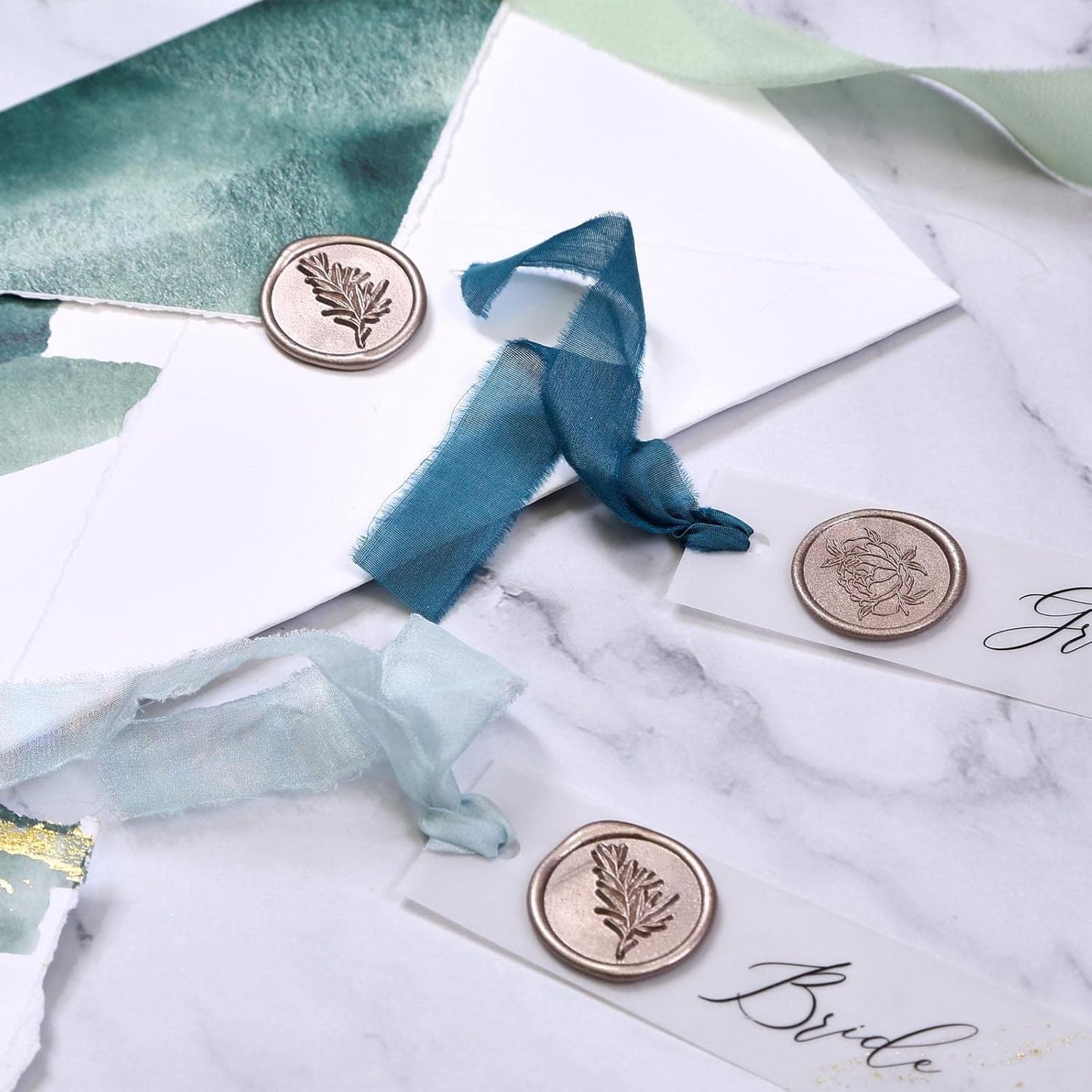 UNIQOOO Mailable Glue Gun Sealing Wax Sticks for Wax Seal Stamp - Metallic Champagne Gold, Great for Xmas Cards, Wedding Invitations, Cards Envelopes, Snail Mails, Wine Packages, Gift Ideas, Pack of 8